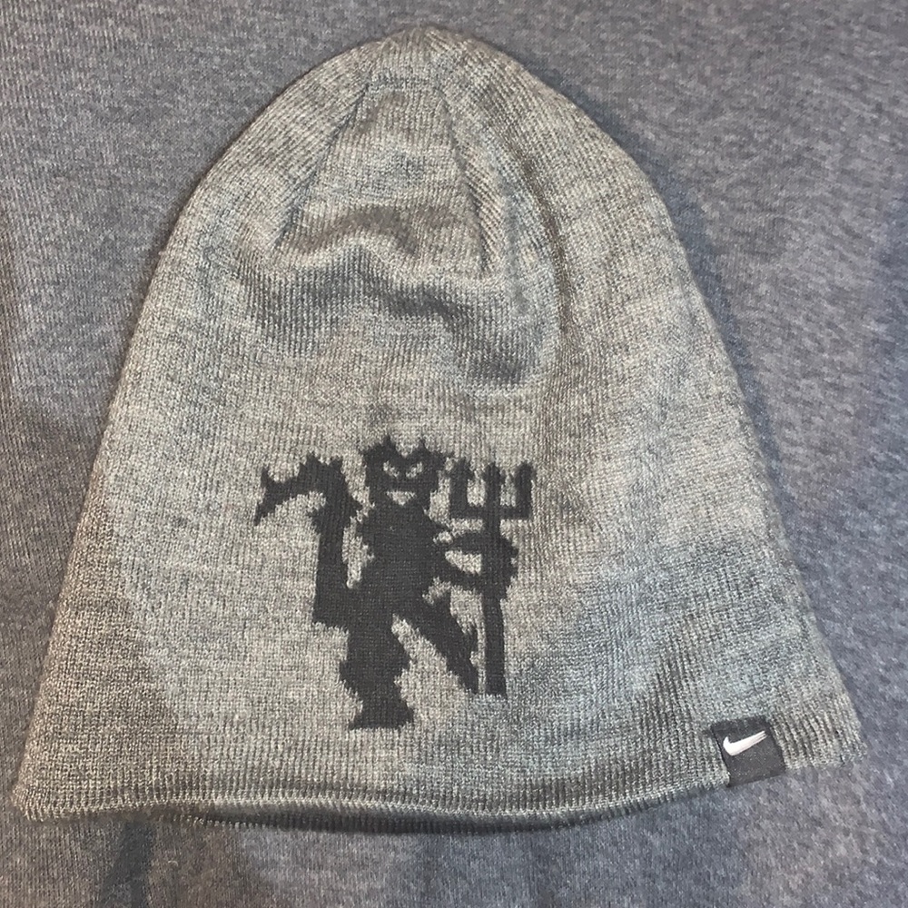 Nike Vintage Manchester United Devil Beanie